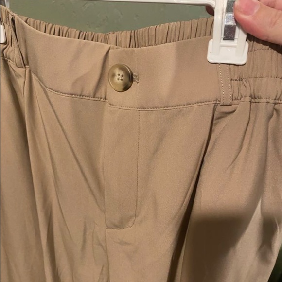 Zyia pleated wide leg khaki pants - Picture 3 of 8